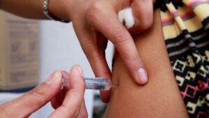 Sarampión: Seremi de  Salud llama a vacunarse a nacidos entre 1995 y 1999