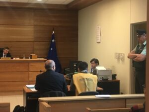 Joven imputado por violación salió de la cárcel tras cambio de versión de su expolola