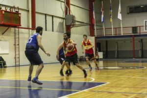 Valmag y Transportes Higinio López ganaron en inicio del Básquet de Verano