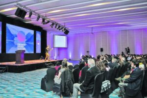 Fenómenos ambientales y estudios de “supermentes” destacan en Congreso Futuro