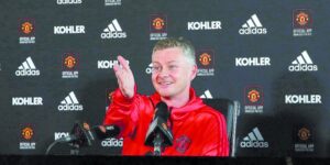 Solskjaer le pone fichas a Alexis: “Está completamente decidido a demostrar su valor”