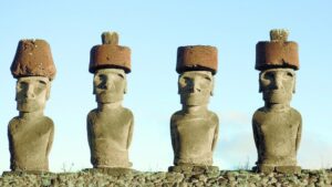 Esculpirán histórico moái dedicado  a una mujer en Isla de Pascua