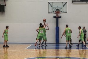 Gonzalex Bikes apabulló a Fénix y se clasificó en el Básquetbol de Verano