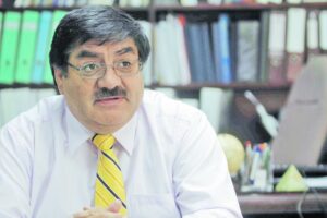 Villegas asume Gobernación de Magallanes y Arcos sigue pese a anuncio de salida