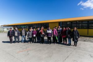 Temporeros exhibieron arreglos hechos en Escuela Villa Las Nieves