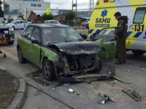(Video) Ebrio al volante terminó impactando por alcance a jeep y resultó lesionado