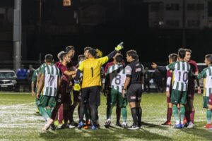 (Galería) En un polémico partido Santa Cruz cerró su gira en Punta Arenas