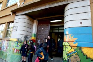Autoridad educacional llama a respetar señales de tránsito en el retorno a clases