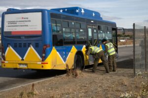 Mujer sufre amputación tras ser aplastada por bus