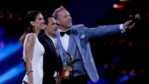 Marc Anthony brindó gran espectáculo y se llevó los máximos galardones