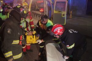 (Video) Choque contra un árbol dejó a persona hospitalizada grave con fractura de columna