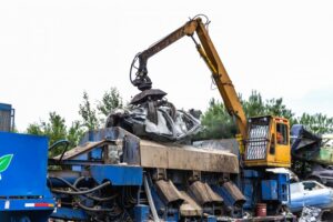 Buscan disminuir vehículos chatarras