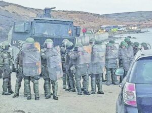 Carabineros despejó ayer  bloqueo en la Ruta Y-50