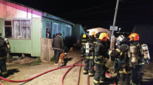 Tres familias damnificadas por  incendio que destruyó viviendas