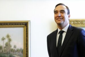 Exintendentes se oponen a intento centralista de aplazar elecciones