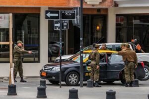 (Galería) Espectacular detención de Carabineros a sujetos que hurtaron artículos desde vivienda