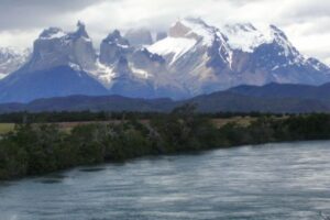 Dos muertos y varios heridos dejó accidente de embarcación en el Río Serrano