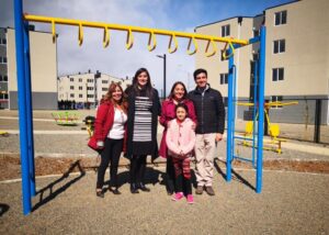 Nuevos propietarios tendrán equipamiento recreativo y maquinarias  para hacer ejercicio en los espacios al aire libre de sus nuevos hogares