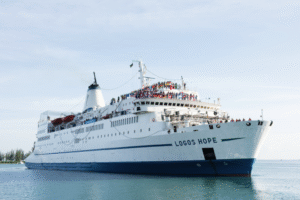 Barco Logos Hope arribará a Punta Arenas con más de cinco mil textos