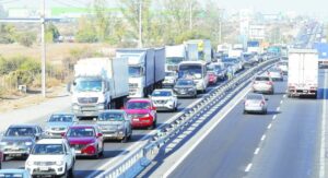MOP aplicará medidas ante el regreso de 300 mil vehículos a la capital