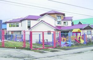 Madres adolescentes viven el drama de no poder optar a Sala Cuna