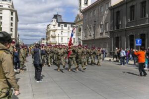 Turistas disfrutaron del tradicional desfile dominical