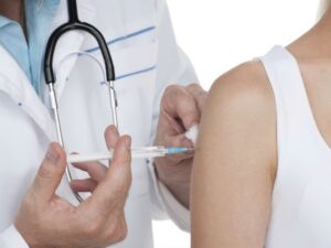 Salud, por grupo antivacunas: “Todavía estamos en riesgo y no podemos bajar la guardia”