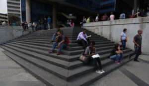 Venezolanos residentes angustiados por más de 72 horas incomunicados con familiares
