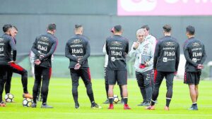 Jara, Morales y Pavez sorprenden en la nueva nómina de Rueda