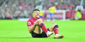 Tiembla Rueda: Alexis  se lesionó en victoria del United