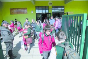 Bajo impacto tuvo paro de los asistentes de la educación por no pago de compromisos
