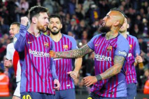 Arturo Vidal destaca en tranquila victoria del Barcelona
