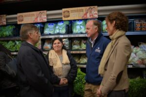 Ministro de Agricultura destacó “asociatividad” de agricultores