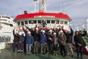 Autoridades visitan buque pesquero ante queja por “invisibilización” del rubro