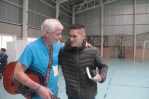 “Uno se arrepiente porque es difícil estar privado de libertad lejos de tu gente”