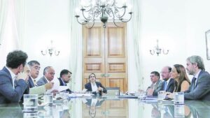 Oficialismo rechaza críticas y descarta “autocomplacencia”