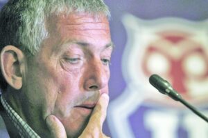 Carlos Heller renunció a la “U” tras nueva derrota