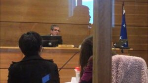 Menor acusado de matar a sus gatos compareció ante el tribunal para ser formalizado por maltrato animal