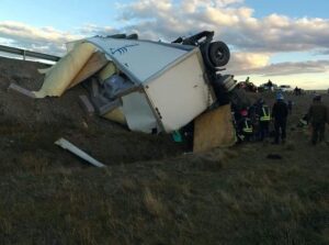 ¡De milagro! Camionero argentino estuvo atrapado pero solo sufrió lesiones leves