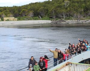 Comunidad Kawésqar mostró su cultura a vecinos de Punta Arenas
