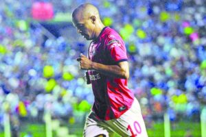 Jugador brasileño se retiró de partido tras insultos racistas en Bolivia