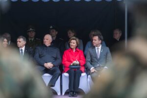 Reyes de Noruega abrieron seminario antártico y recorrieron la Plaza de Armas