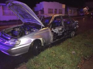 Investigan ataques incendiarios contra dos vehículos en Puerto Natales