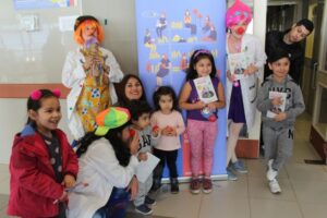 Día del Libro: realizan donación de libros e intervención artística en hospital