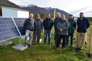 Paneles fotovoltaicos llevan luz a la Isla Navarino