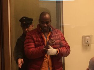 Dominicano amenazó a su expareja de quemarla con ácido