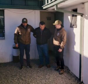En Punta Arenas atrapan a pirómano que destruyó costosa camioneta en Natales
