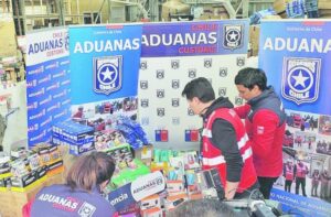 Aduanas efectuó millonario decomiso de productos electrónicos falsificados