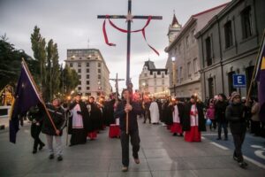 Más de 600 personas participaron en el tradicional Vía Crucis en Punta Arenas