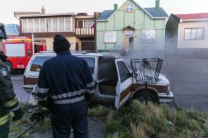 Llevaba su vehículo al taller para ser reparado y se terminó incendiando